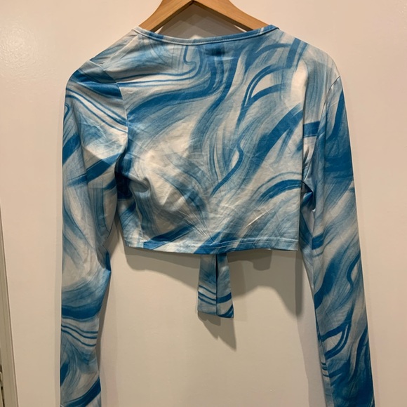 Blue cropped long sleeve shein shirt - Picture 2 of 3